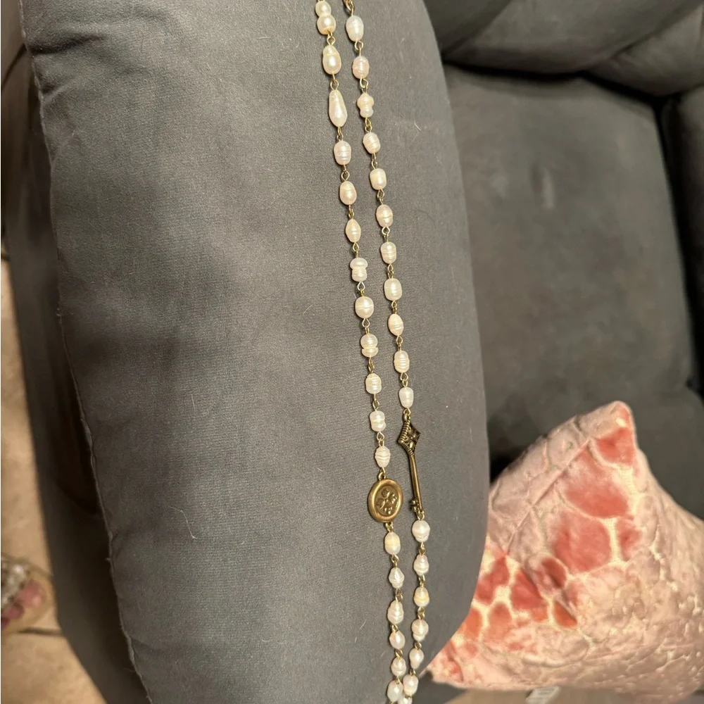 Patricia Nash Gold and Cream Pearl Necklace - Picture 7 of 11